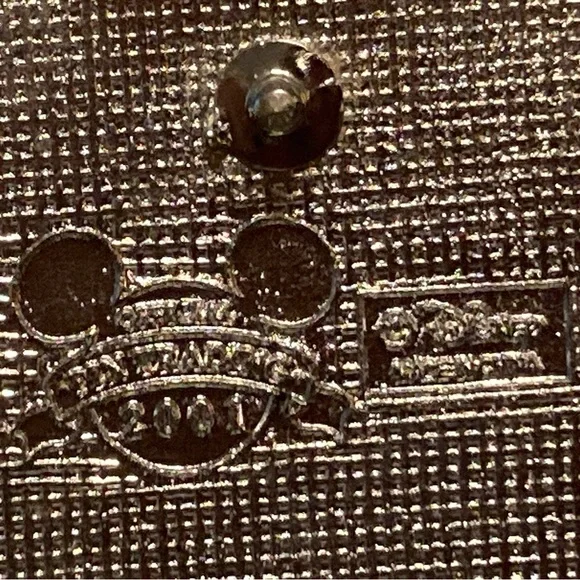 Vintage 2001 Mickey Mouse Flag Trading Pin - Picture 5 of 5